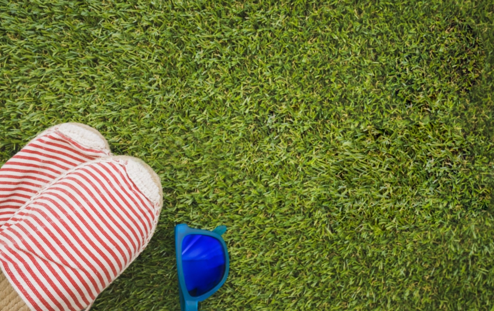 grass-surface-with-sunglasses-summer-shoes